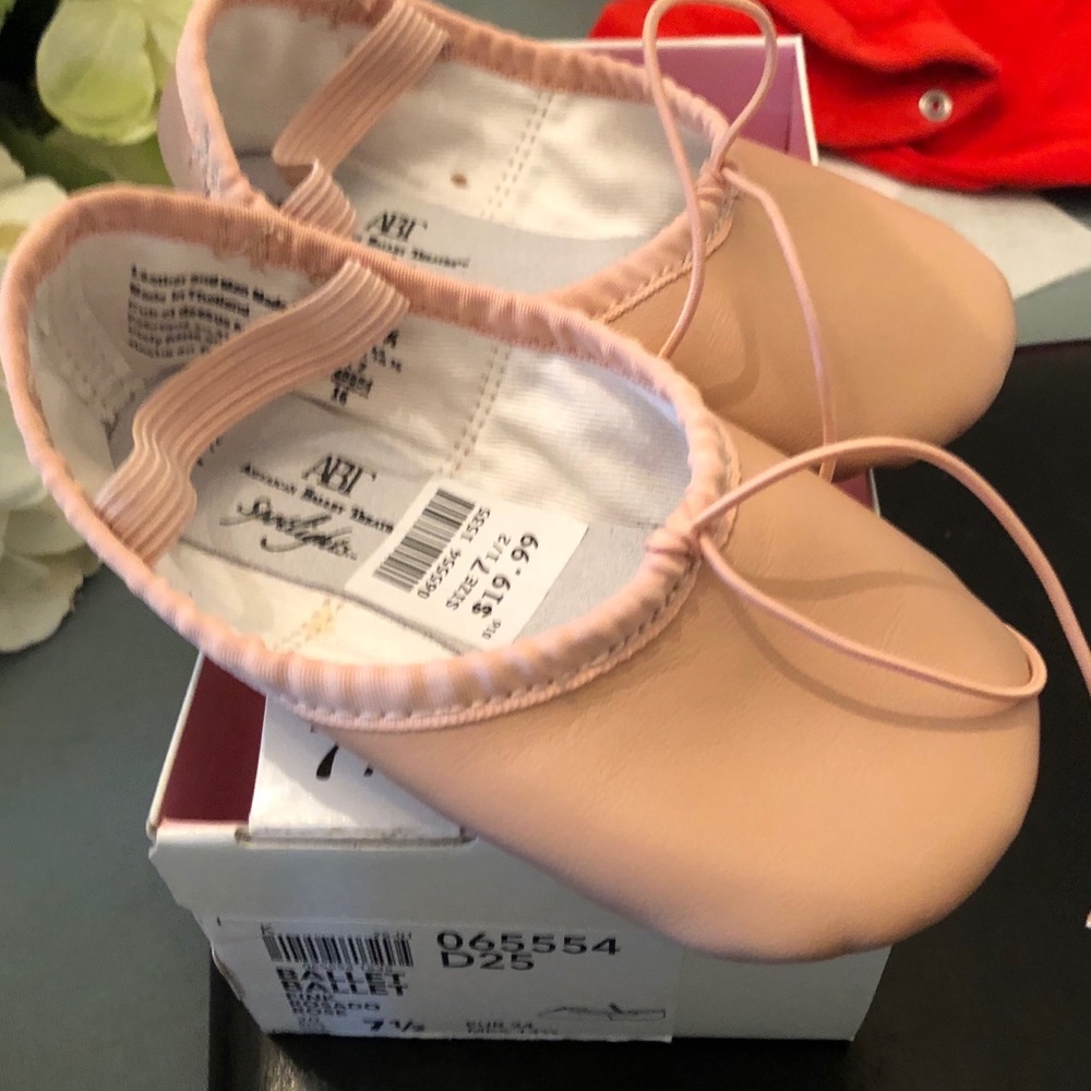 Pink Ballet shoes size 7 1/2 barely worn
